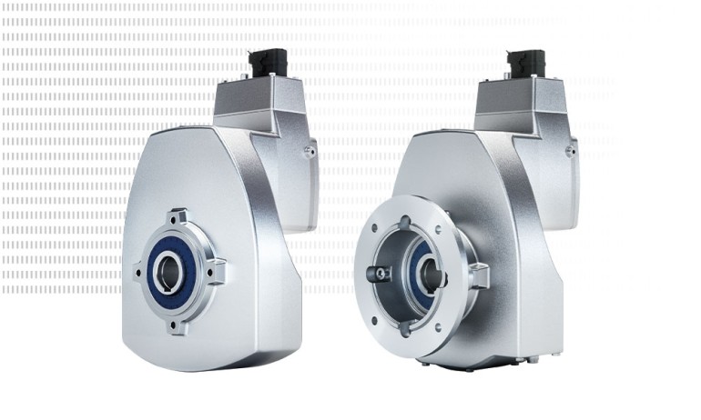 The DuoDrive integrates a high efficiency IE5+ synchronous motor with a single-stage helical gear unit into one compact housing for optimized system efficiency, high power density, and quiet operation.