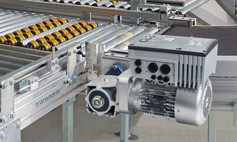 NORD’s intralogistics drive solutions intelligently control conveyor systems for smooth, efficient operation and precise positioning.